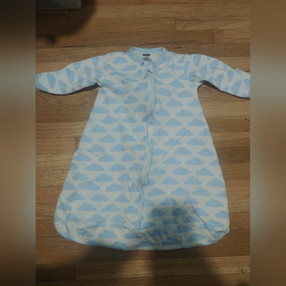 Hudson baby long sleeve sleep sack 0-3 months / blue and white cloud print
